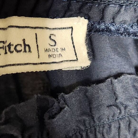 Abercrombie & Fitch vintage eyelet of shoulder top navy white small - Picture 9 of 10